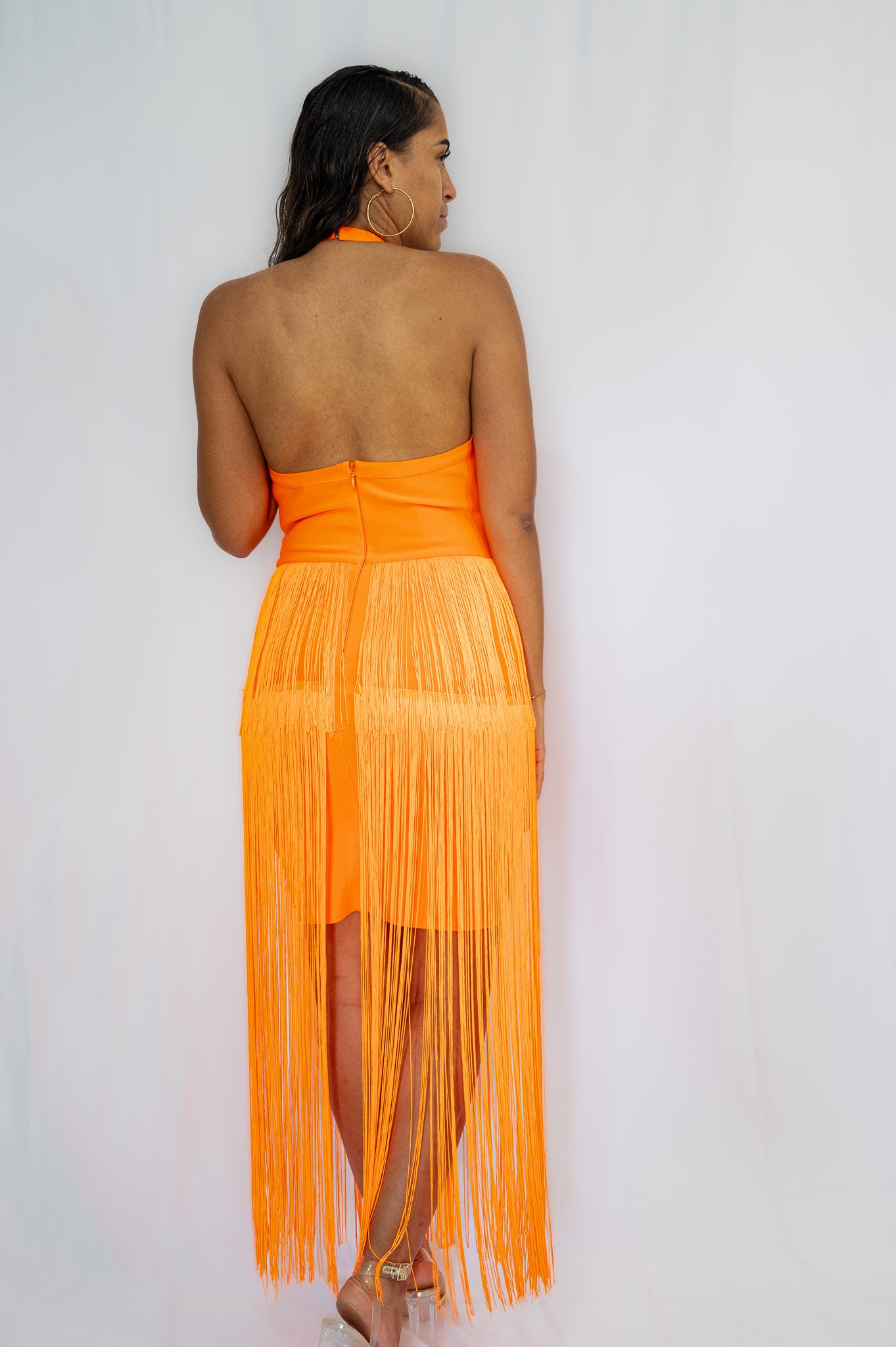 robe femme à franges orange – éclat tropical et style dynamique pour vos sorties estivales