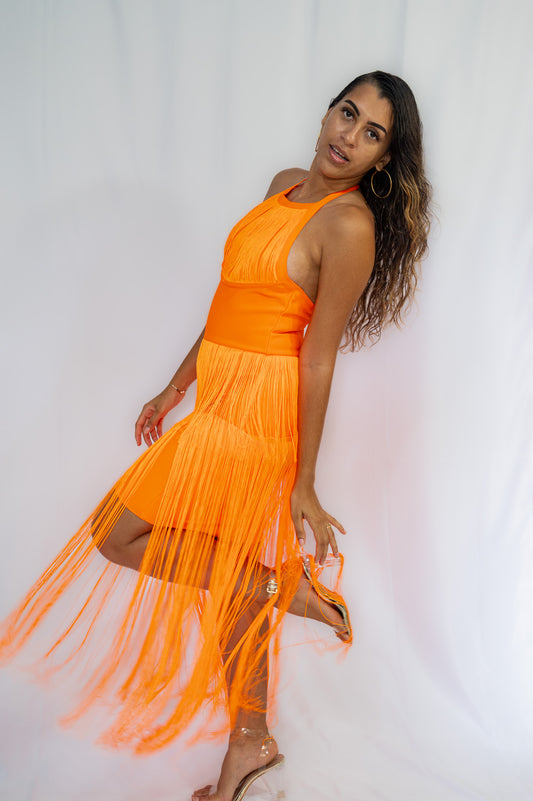 Robe Femme à Franges Orange – Éclat tropical et style dynamique pour vos sorties estivales