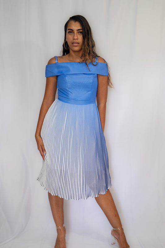 Robe à Bretelles Bleue – Élégante, Confortable et Parfaite pour Toute Occasion