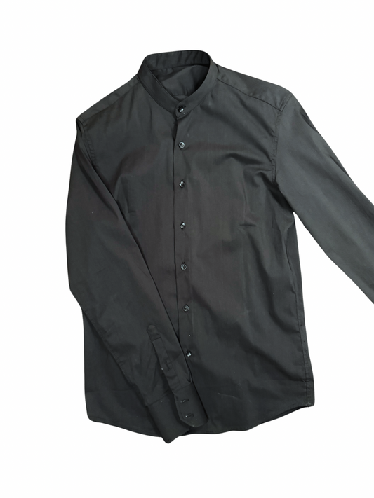 Chemise noire homme col mao - Élégance sobre et contemporaine